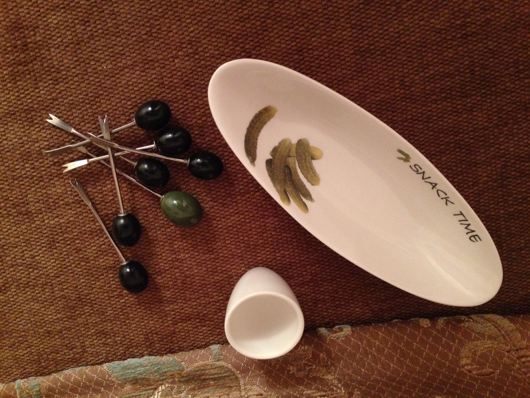 Отдам всякую посуду- Одинцово, чуть одежды