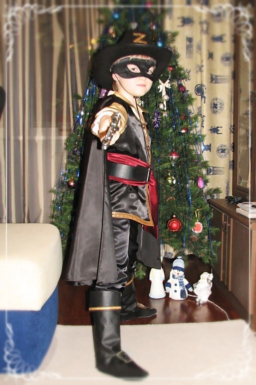 ЗОРРО 2014г))) Я по-испански хитрый лис, Не провести меня злодею! А по-английски чистый лист, И тайной древнею владею…