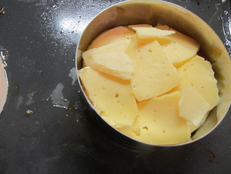 Курица с ананасом под сырной корочкой