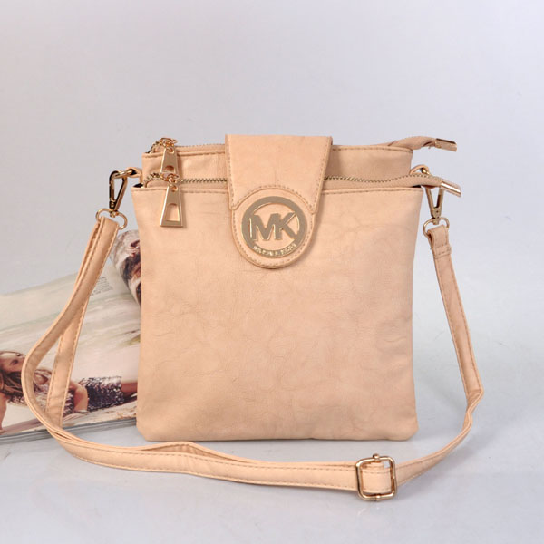 Клатчи и просто маленькие сумочки через плечо!