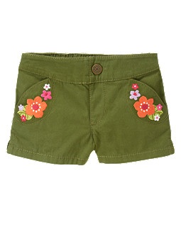 Ищу шорты 2 Т  и заколочки