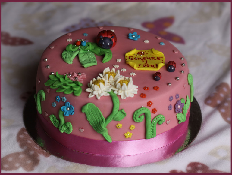 Для девочки, с божьими коровками