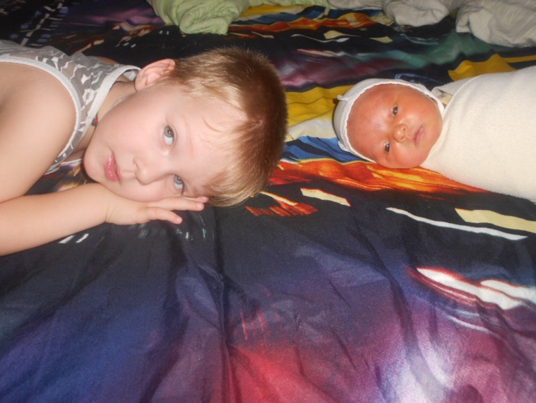 Мои детки! Кирилл 3 года 7 месяцев, и мои погодки Артем год и месяц и Полина 25 дней!