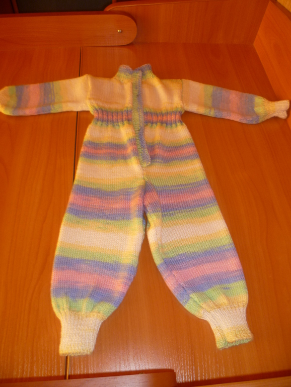 Вот комбинезончик-поддёва связался.