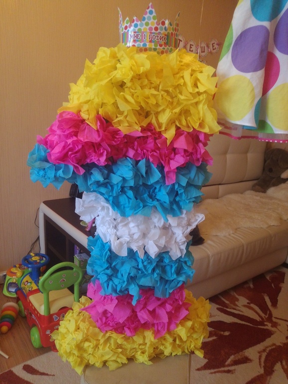 Продам американское платье на годик вместе с реквизитом