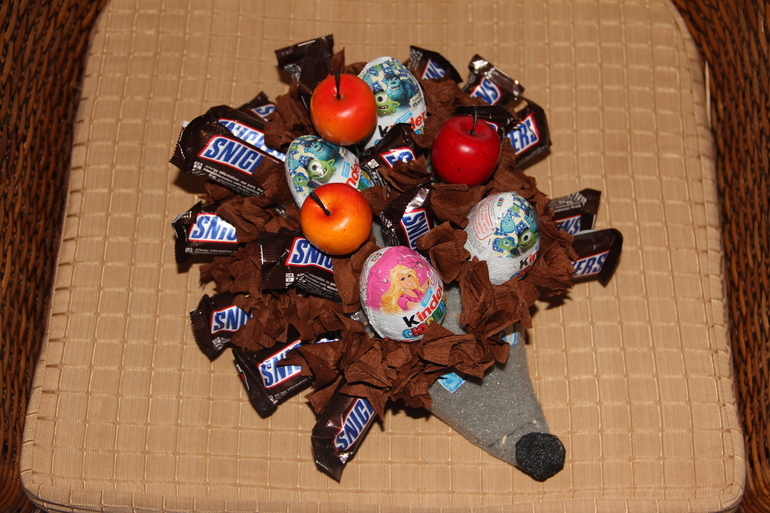 Фигуры из шаров, букеты из конфет, мыло ручной работы