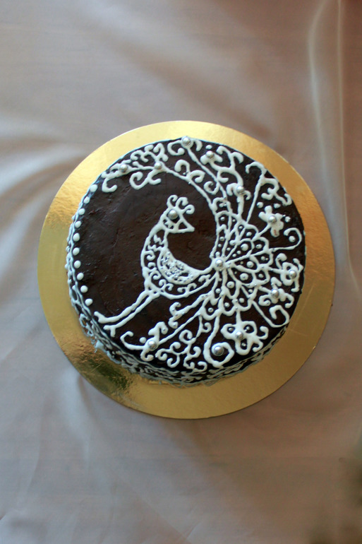 Три безмастичных.