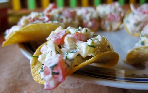 Закуска из чипсов.