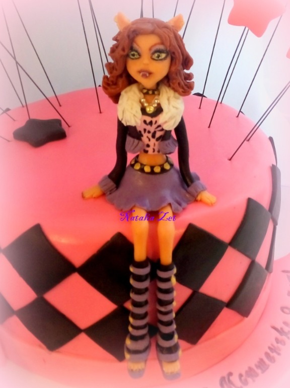 Клодин Вульф из школы монстров