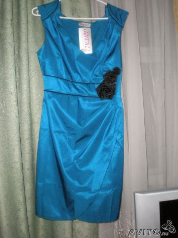 Продам новое коктейльное платье (Польша)