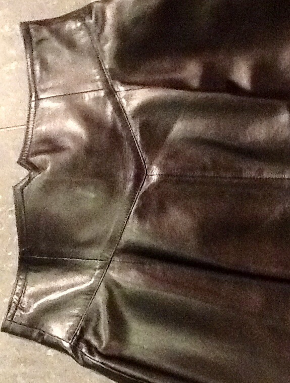 Юбка Селин 46-48 одета 1 раз тонкая кожа!!!! Оригинал