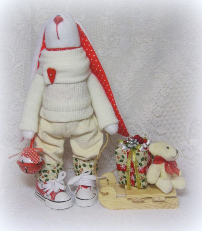 В модных кроссовках..=)