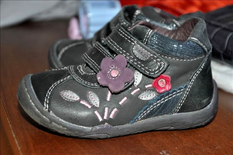 Продам кроссовки Beeko,размер 21,б/у