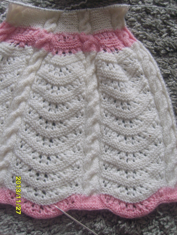 Вот таким узором вяжу доче платьице