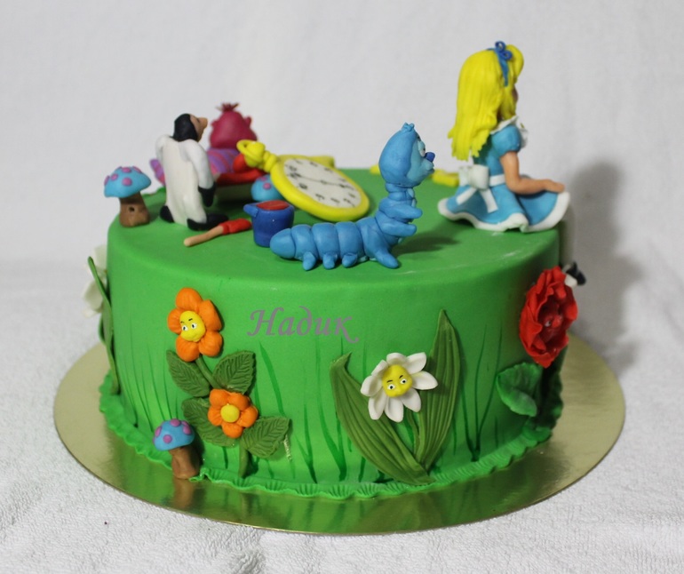 Алиса в стране чудес