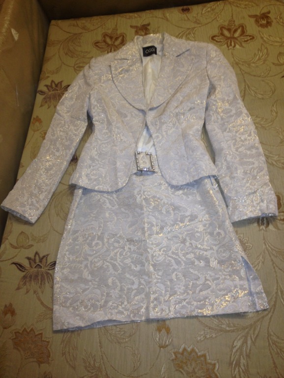Р-р 40-42 платья и костюмы