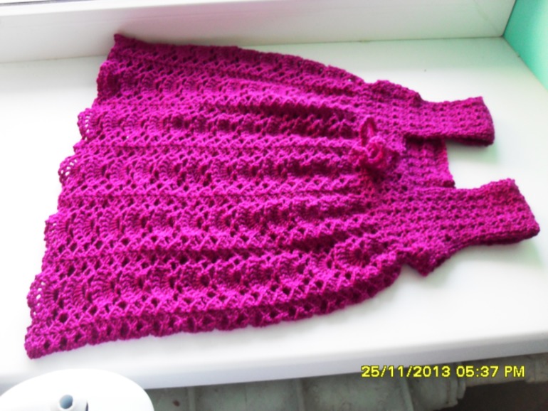 Довязала платьице