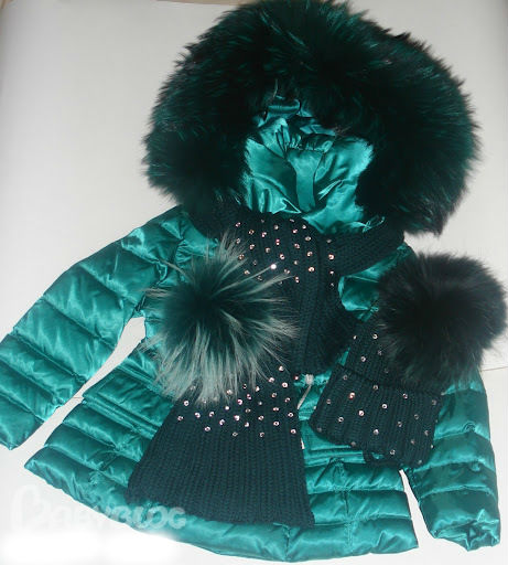 Шикарный Manudieci,ткань Rasotech, р-р 8 лет, 13500+шапка Catya, р-р 5, 3500.