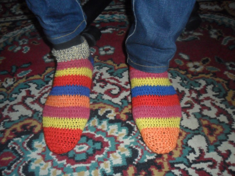 То ли тапочки то ли носочки мужу