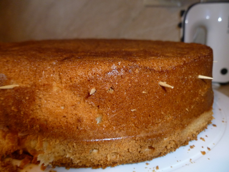 Способ, как разрезать коржи ровно