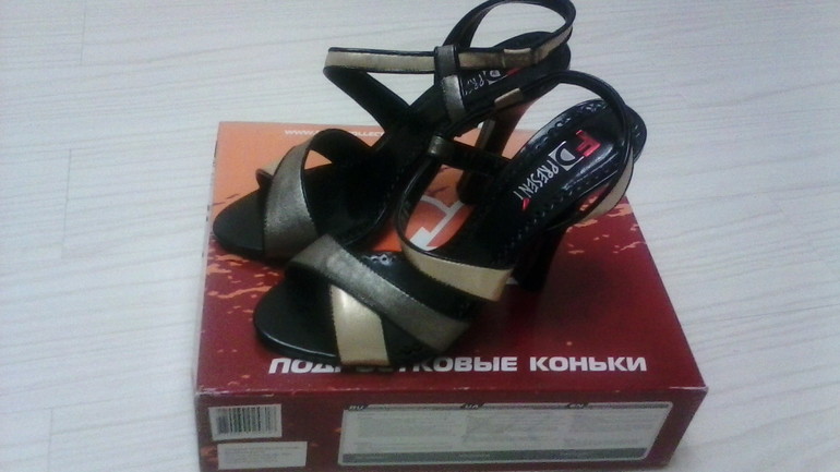 продам босоножки 39 р-р новые