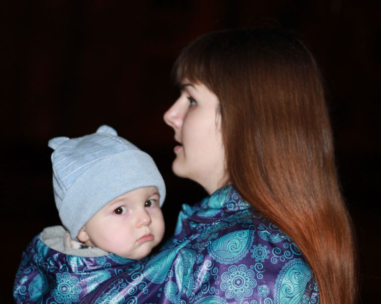 Годовасик под слингокурткой