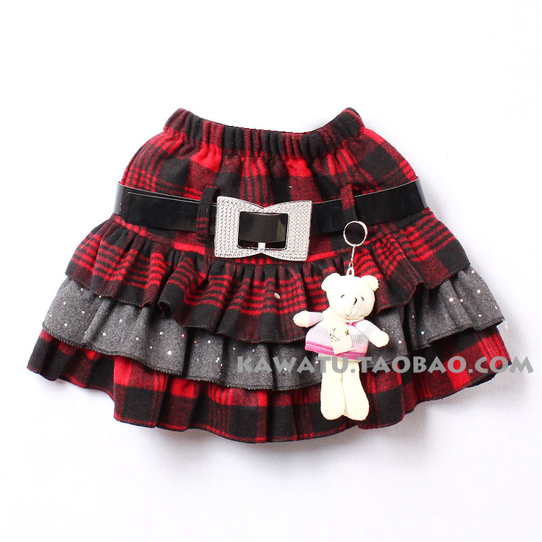 Одежда для девочек:комплекты, костюмы,платья в наличии новые.