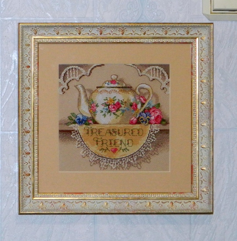 Оформила чашку и чайник ДИМ