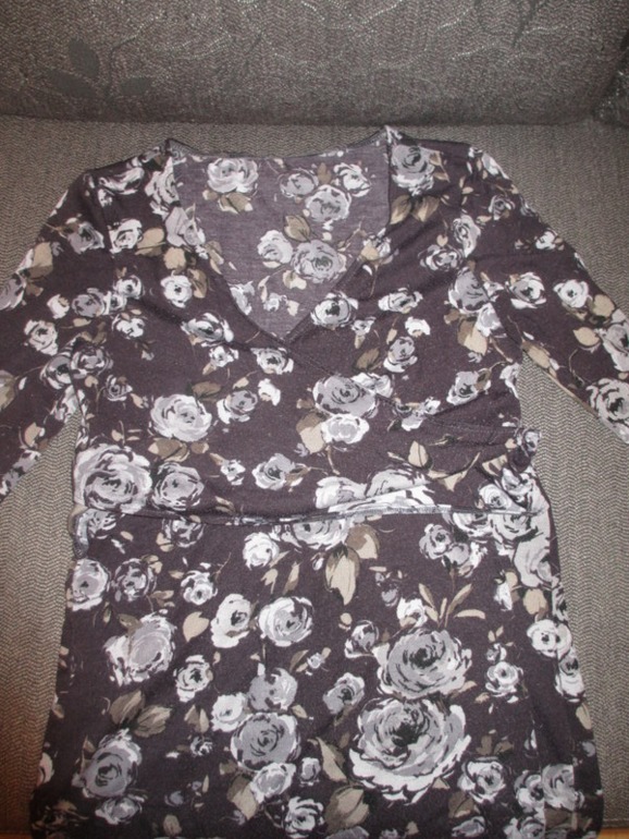 Продам Шарфы и кормительное в Москве