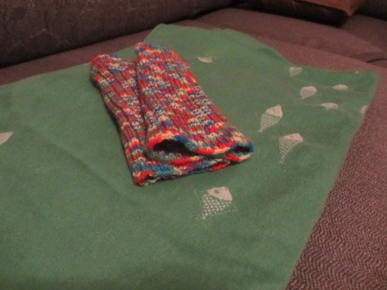 Продам Шарфы и кормительное в Москве