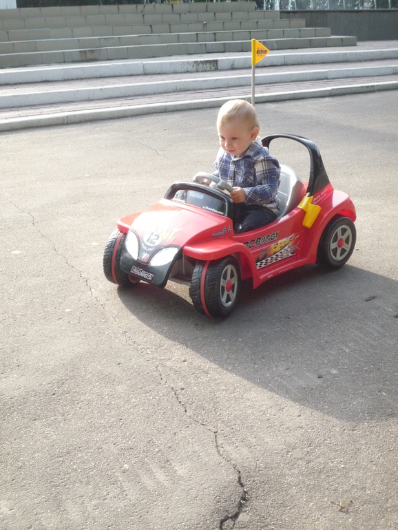 Наши игрушки от 8 месяцев и до года восьми месяцев