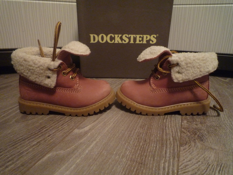 Очень много обуви на мальчика и унисекс разных сезонов р.20-22, б/у и в идеале.