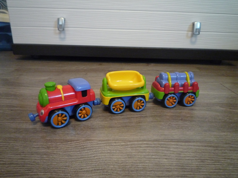 Наши игрушки от 8 месяцев и до года восьми месяцев