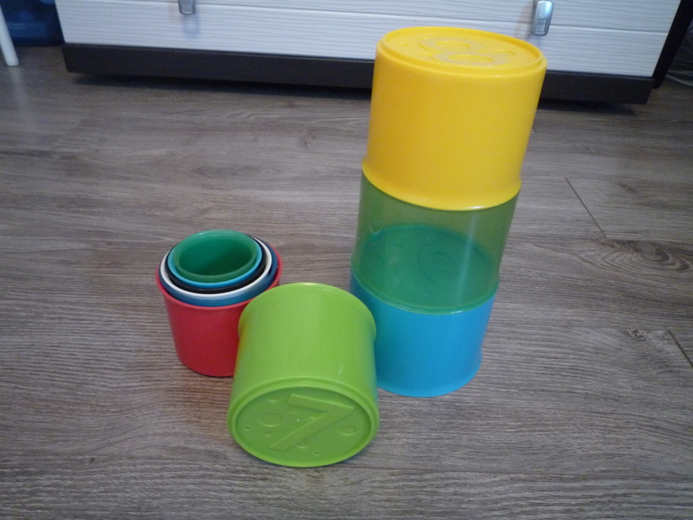 Наши игрушки от 8 месяцев и до года восьми месяцев