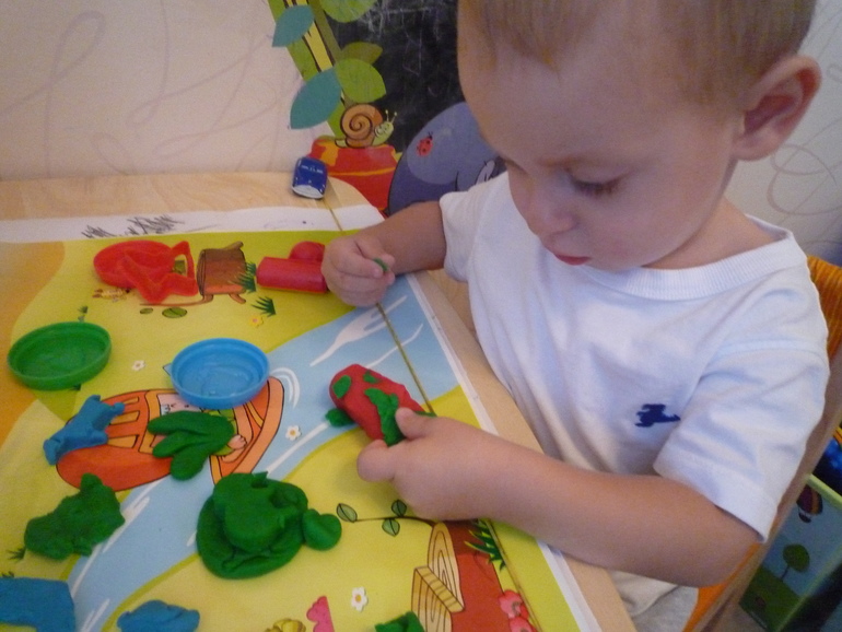 Наши игрушки от 8 месяцев и до года восьми месяцев