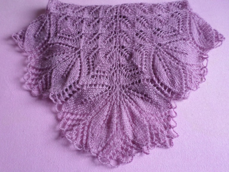 Подарок длялибимой мамочки - шаль Харуни от Эмили Росс и берет Флоренция от Дропс