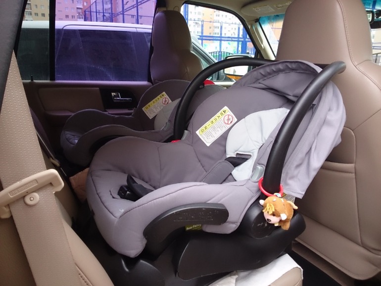 Автокресла Maxi Cosi с базой Isofix плюс переходник на Bugaboo Donkey