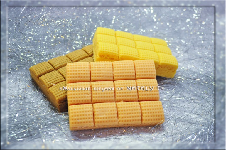 Новый год к нам мчится.....))