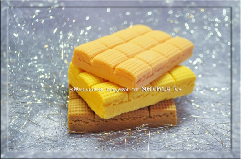 Новый год к нам мчится.....))