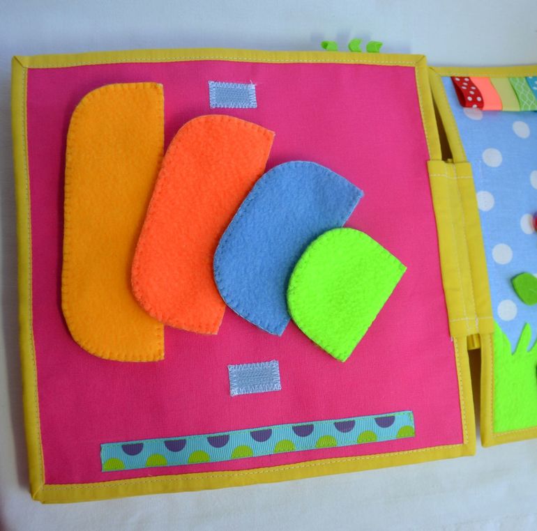 Именная развивающая книжечка)