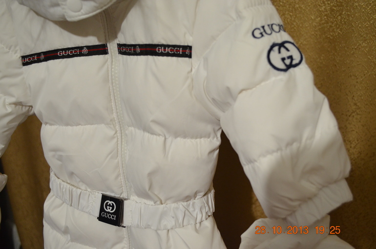 Комбинезон(Пух) новый, в наличии. Почта, регион.