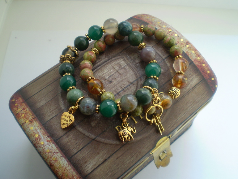 Еще браслетики...