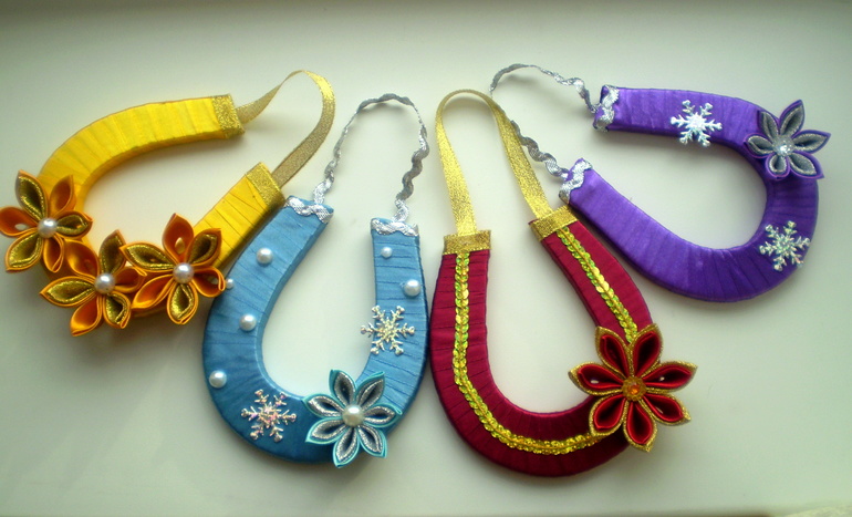 Еще подковки к  2014 году Лошади...