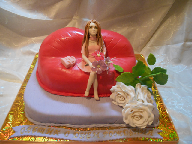 деушка на диване-губах)))