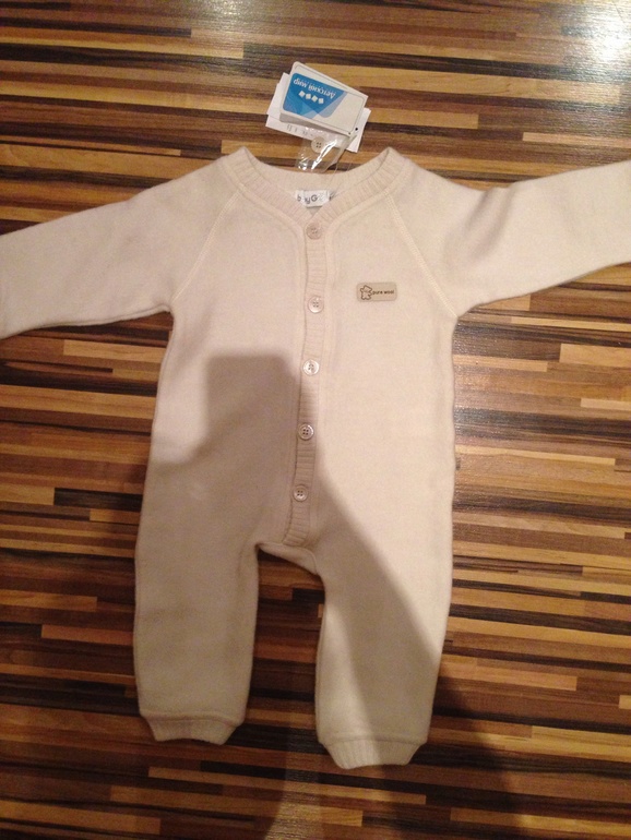 Вот такой комбезик мама купила в детском мире...