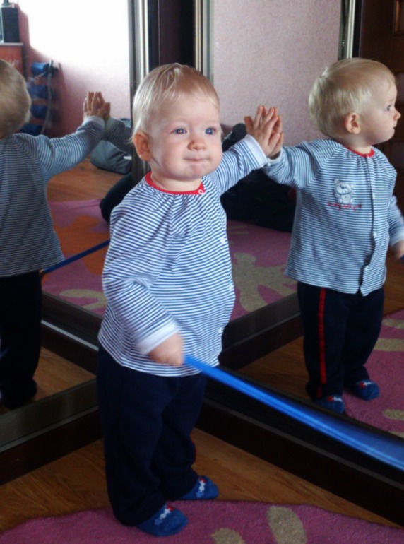 Нам 11 ...всего месяц до годика))