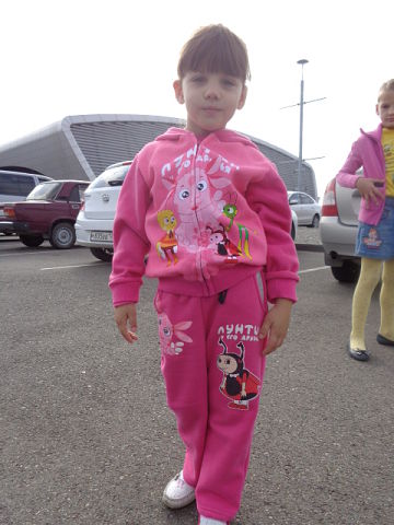 Пристрою одежду для девочек