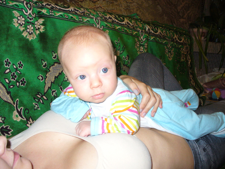 3 месяца!!!!! и наш первый снег))))