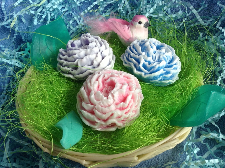 Корзинка пионов