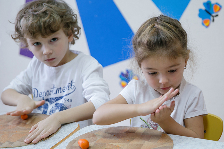 детишки за работой